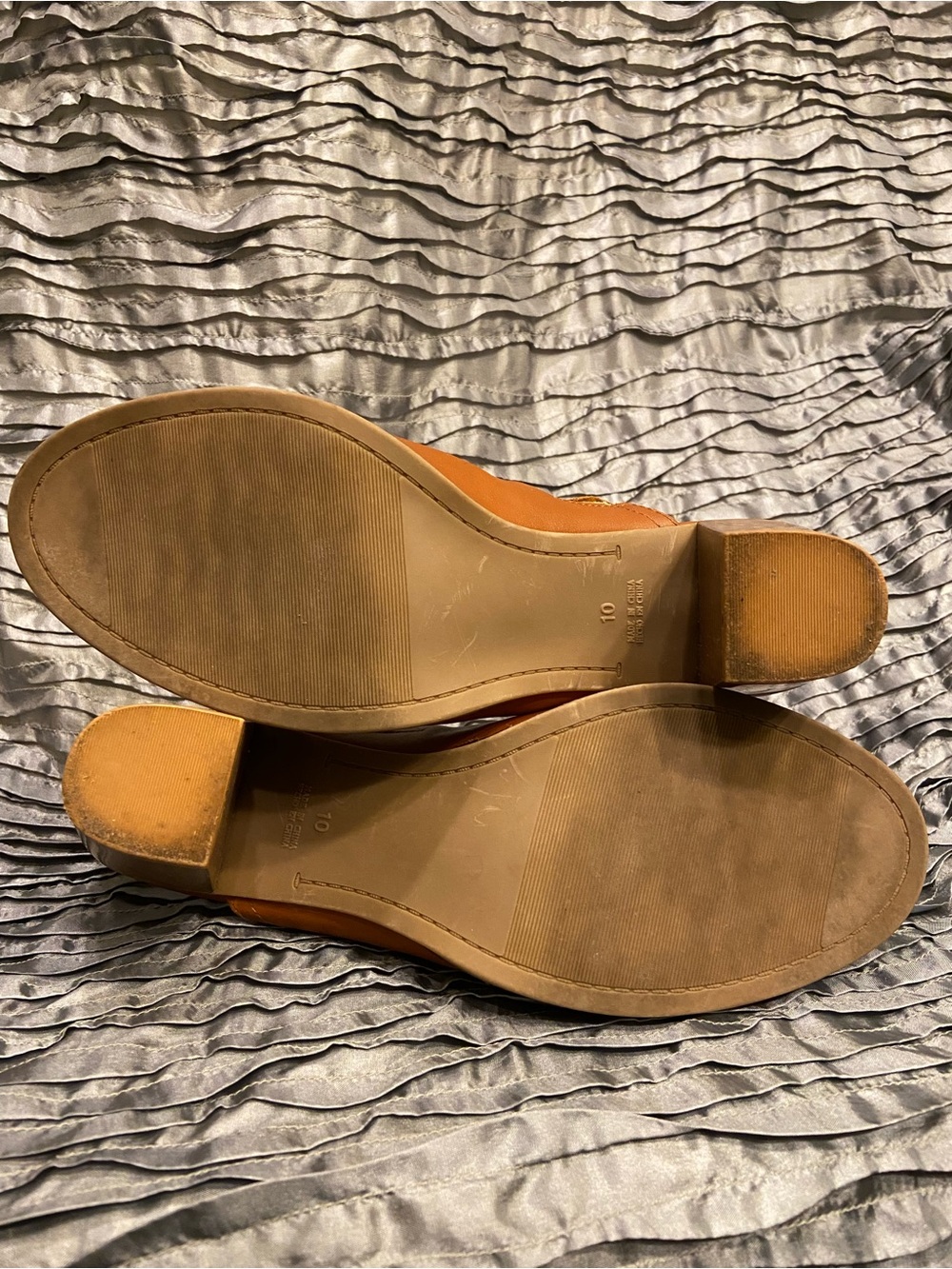 Old Navy Tan Open-Toe Slide Mules - Picture 9 of 12